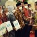 Presiden Jokowi menyerahkan KUR klaster dan menyalurkan dana melalui LPDB KUMKM, di Istana Negara, Jakarta, Senin (19/12/2022). (Foto: Humas Setkab/Rahmat)