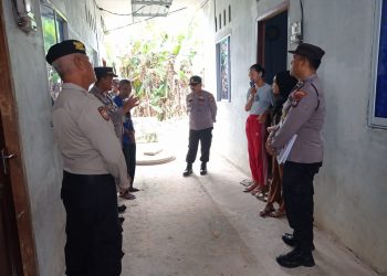 Sat Binmas Polresta Tanjungpinang saat Memberikan Edukasi Kepada Masyarakat soal Pencegahan Paham Radikalisme, foto : ist