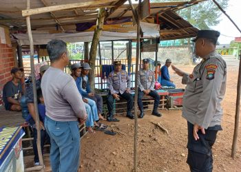 Sat Binmas Polresta Tanjungpinang saat Sosialisasikan Bahaya Narkoba kepada Masyarakat, foto: Ist