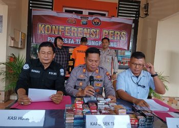 Personel Polsek Tanjungpinang Timur saat Melakukan Konferensi Pers, foto: Mael/detak.media