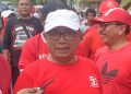 Ketua DPC PDI Perjuangan Kabupaten Blitar, Rijanto saat di wawancarai, sembari berjalan sehat dengan masyarakat, foto: Dani ES/detak.media