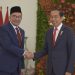 Presiden Jokowi dan PM Malaysia Anwar Ibrahim melakukan sesi foto bersama di Ruang Teratai, Istana Kepresidenan Bogor, Jawa Barat, Senin (09/01/2023) pagi. (Foto: Humas Setkab/Rahmat)