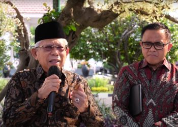 Wapres Ma’ruf Amin dan Menteri PANRB Azwar Anas memberikan keterangan pers usai Rapat KPRBN, di Istana Wapres, Kamis (12/01/2023). (Sumber: Tangkapan Layar)