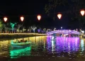 Sejumlah warga menikmati Wisata Air Sungai Kalimas, Kota Surabaya. (ANTARA/HO-Diskominfo Surabaya)