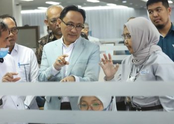 Kepala BPJPH M.Aqil Irham (berjas abu-abu) diskusi terkait ketertelusuran halal produk impor di Jakarta (Foto: Akbar/MSIB Batch 4)