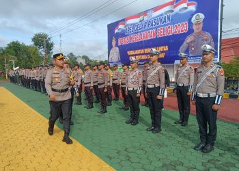 Kapolresta Tanjungpinang, Kombes Ompusunggu saat Meninjau Persiapan Personel, foto: Mael/detak.media