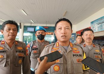 Kapolresta Tanjungpinang, Kombes Pol Heribertus Ompusunggu saat Diwawancarai, foto: Mael/detak.media