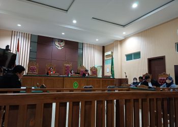 Suasana Sidang Pembacaan Tuntutan Terdakwa Korupsi Dana BOS SMK 1 Batam, foto: Mael/detak.media