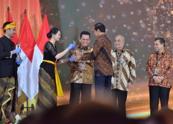 Presiden Jokowi pada acara penyerahan Penghargaan Penanganan Pandemi COVID-19, di Gedung Dhanapala, Kementerian Keuangan, Jakarta, Senin (20/03/2023). (Foto: Humas Setkab/Jay)