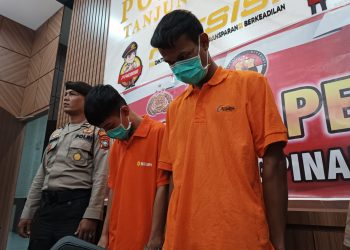 Pelaku Yanda dan Ari usai Diringkus Polresta Tanjungpinang, foto: Mael/detak.media