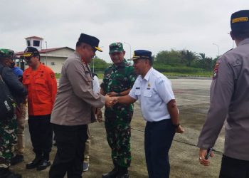 Kapolda Kepri saat tiba di Bandara Lanud Raden Sajad, Natuna, Selasa (07/03/2023) foto :ist