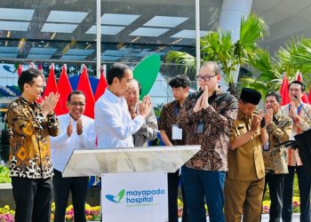 Presiden Jokowi saat meresmikan Mayapada Hospital Bandung di Jalan Terusan Buah Batu No. 5, Kota Bandung, Jawa Barat, Senin (06/03/2023). (Foto: BPMI Setpres/Laily Rachev)