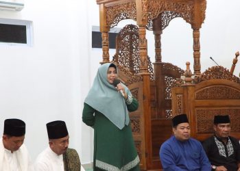 Wali Kota Tanjungpinang, Rahma saat menghadiri pelantikan DKM Nurul Hidayah, foto: doc.prokompim/detak.media