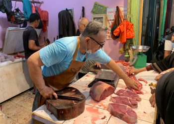 Pedagang Daging di Pasar Bintan Center Tanjungpinang, foto: Mael/detak.media