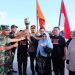 Wali Kota Tanjungpinang, Rahma saat foto bersama memegang obor demokrasi, foto: ist/doc.prokompim/detak.media