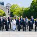 Presiden Jokowi bersama para pemimpin G7 dan mitra berkunjung ke Hiroshima Peace Memorial Park, di Jepang, Minggu (21/05/2023). (Foto: BPMI Setpres)