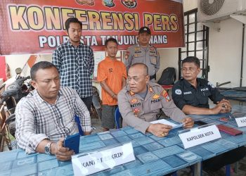 Kapolsek Tanjungpinang Kota, AKP Susetyo saat Melakukan Konferensi Pers Sebagai, foto: Mael/detak.media