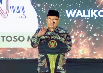 Walikota Blitar Santoso saat membuka Final Pemilihan Duta Pemuda Keren 2023, foto: Dani ES/detak.media