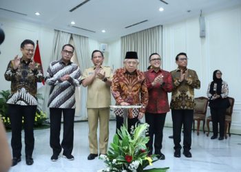 Wapres Ma’ruf Amin didampingi sejumlah pejabat dalam peluncuran MPP digital nasional, Selasa (20/06/2023), di Jakarta. (Foto: Humas Kementerian PANRB)