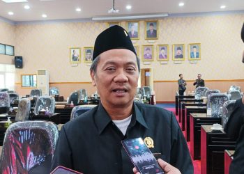 Ketua DPRD Kota Blitar dr Syahrul Alim sewaktu diwawancarai, foto: Dani ES/detak.media