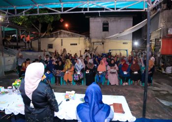 Wali Kota Tanjungpinang, Rahma saat memberikan sambutan pada pertemuan dengan warga, foto: ist