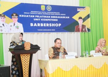 Wali Kota Tanjungpinang, Rahma saat memberikan sambutan dalam pembukaan kompetensi potong rambut, foto: ist