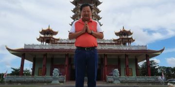 Ketua Pembina Yayasan Maitri Paramita, Hengky Suryawan di Pagoda Sata- Sahasra Buddha di Vihara Avalokitesvara Graha, foto: ist