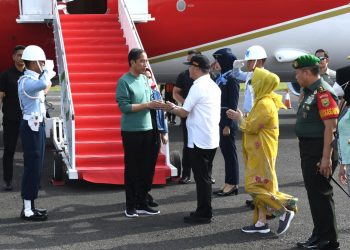 Presiden Jokowi dan Ibu Iriana tiba di Bengkulu, Rabu (19/07/2023). (Foto: BPMI Setpres)