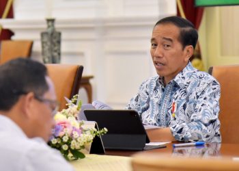 Presiden Jokowi saat memimpin ratas membahas tata kelola penempatan PMI, di Istana Merdeka, Jakarta, Rabu (02/08/2023) siang. (Foto: Humas Setkab/Agung)