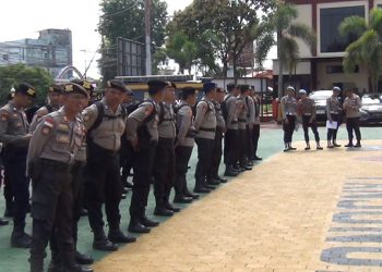 Puluhan Personel Polresta Tanjungpinang yang Dikerahkan ke Rempang Kota Batam, foto: Mael/detak.media