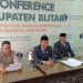 Ketua DPRD Kabupaten Blitar Suwito saat berikan konferensi pers, pemberhentian Wabup, foto: Dani ES/detak.media