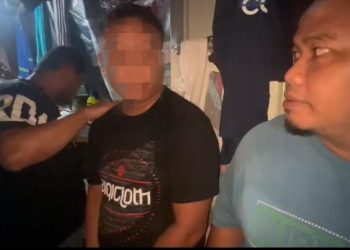 Tersangka RO saat Diringkus Polisi Dikediamannya, foto: Satresnarkoba Polresta Tanjungpinang