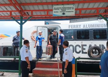 Penumpang Kapal Oceana 6 saat Tiba di Pelabuhan SBP Tanjungpinang, foto: Mael