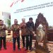 Presiden Jokowi didampingi oleh Menkominfo Budi Arie Setiadi, Seskab Pramono Anung, dan Ketua Umum PWI Atal S. Depari saat membuka Kongres XXV PWI, di Istana Negara, Jakarta, Senin (25/09/2023). (Foto: Humas Setkab/Oji)