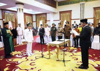 Pelantikan Ahdi Muqsith sebagai Wakil Bupati Bintan Sisa Masa Jabatan Hasil Pemilihan Kepala Daerah Serentak Tahun 2020 di Gedung Daerah Kepulauan Riau, Foto: Diskominfo Kepri