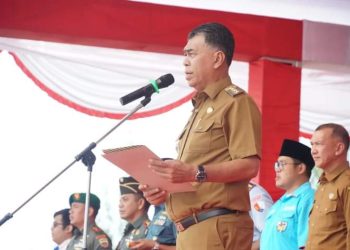 Bupati Natuna, Wan Siswandi saat menyampaikan amanat pada peringatan Hari Sumpah Pemuda, Senin, 30 Oktober 2023 (foto : Humas)