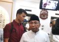 Ketua Umum Pengurus Besar Nahdlatul Ulama (PBNU), KH Yahya Cholil Staquf menjawab pertanyaan sejumlah pewarta usai konferensi pers terkait situasi konflik Palestina dan Israel di Gedung PBNU, Jakarta, Selasa (31/10/2023). (ANTARA/ Zubi Mahrofi)