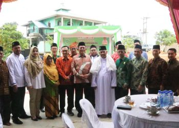 Gubernur Kepulauan Riau Ansar Ahmad menghadiri pelantikan pengurus cabang Muhammadiyah Nongsa dan Pengurus Komite Sekolah Muhammadiyah Kabil di Kota Batam, Foto: Biro Adpim