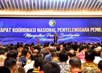 Presiden Jokowi membuka Rakornas Penyelenggara Pemilu Tahun 2023, di Puri Agung Ballroom, Hotel Grand Sahid Jaya, Jakarta, Rabu (08/11/2023). (Foto: Humas Setkab/Jay)