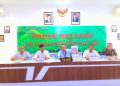 Kepala Kejari Natuna, Surayadi Sembiring didampingi Kasi Intelijen, Maiman Limbong serta Kasi pidsus Denny, saat konferensi pers (foto : ist)