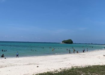 Pantai Trikora, yang Terletak di Desa Malang Rapat, Kecamatan Gunung Kijang, Kabupaten Bintan, foto: Mael/detak.media