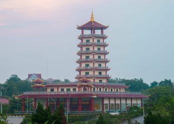 Pagoda Sata-Sahasra Buddha si Vihara Avalokitesvara Graha Tanjungpinang, foto: Mael/detak.media