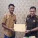 Ketua LPK Kepri, Riyan saan Menyerahkan Laporan dugaan Penggantian Kemasan Beras Bulog ke Kejari Tanjungpinang, foto: LPK Kepri