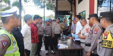 Personel Polresta Tanjungpinang saat Menjalani Tes Urine Dadakan, foto: Mael/detak.media