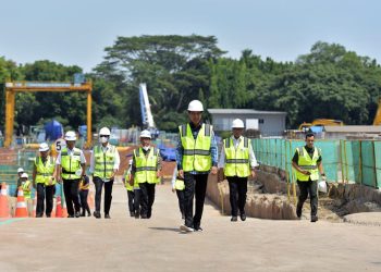 Presiden Jokowi tinjau proyek pembangunan MRT Jakarta fase 2A, di Stasiun MRT Monas, Jakarta, Jumat (15/12/2023). (Foto: Humas Setkab/Agung)