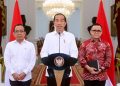 Presiden Jokowi didampingi Mensesneg Pratikno dan Menteri PANRB Abdullah Azwar Anas memberikan keterangan pers, Jumat (05/01/2024). (Foto: BPMI Setpres)