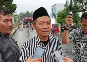 foto: dr. Syahrul Alim saat diwawancarai.