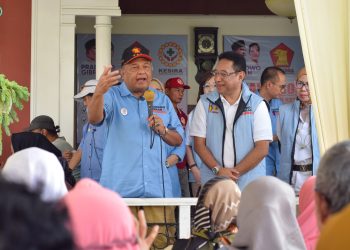 Ketua DPC Gerindra Kota Blitar Endro Hermono (kiri), Ketua KESIRA dr. Benjamin (kanan), foto: Dani ES/detak.media