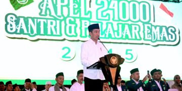 Presiden Jokowi menghadiri Apel Santri dan Pelajar Emas 2045 serta Silaturahmi dengan para Guru Ngaji se-Pulau Jawa di Lapangan Sepak Bola Taman Rekreasi Kalianget, Kabupaten Wonosobo, Jawa Tengah, Senin (22/01/2024). (Foto: BPMI Setpres/Muchlis Jr)