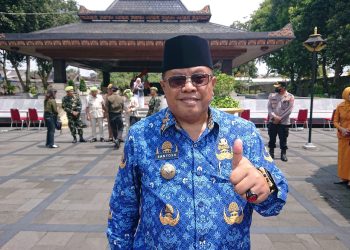 Walikota Blitar Santoso, saat di Makam Bung Karno, foto: Dani ES/detak.media